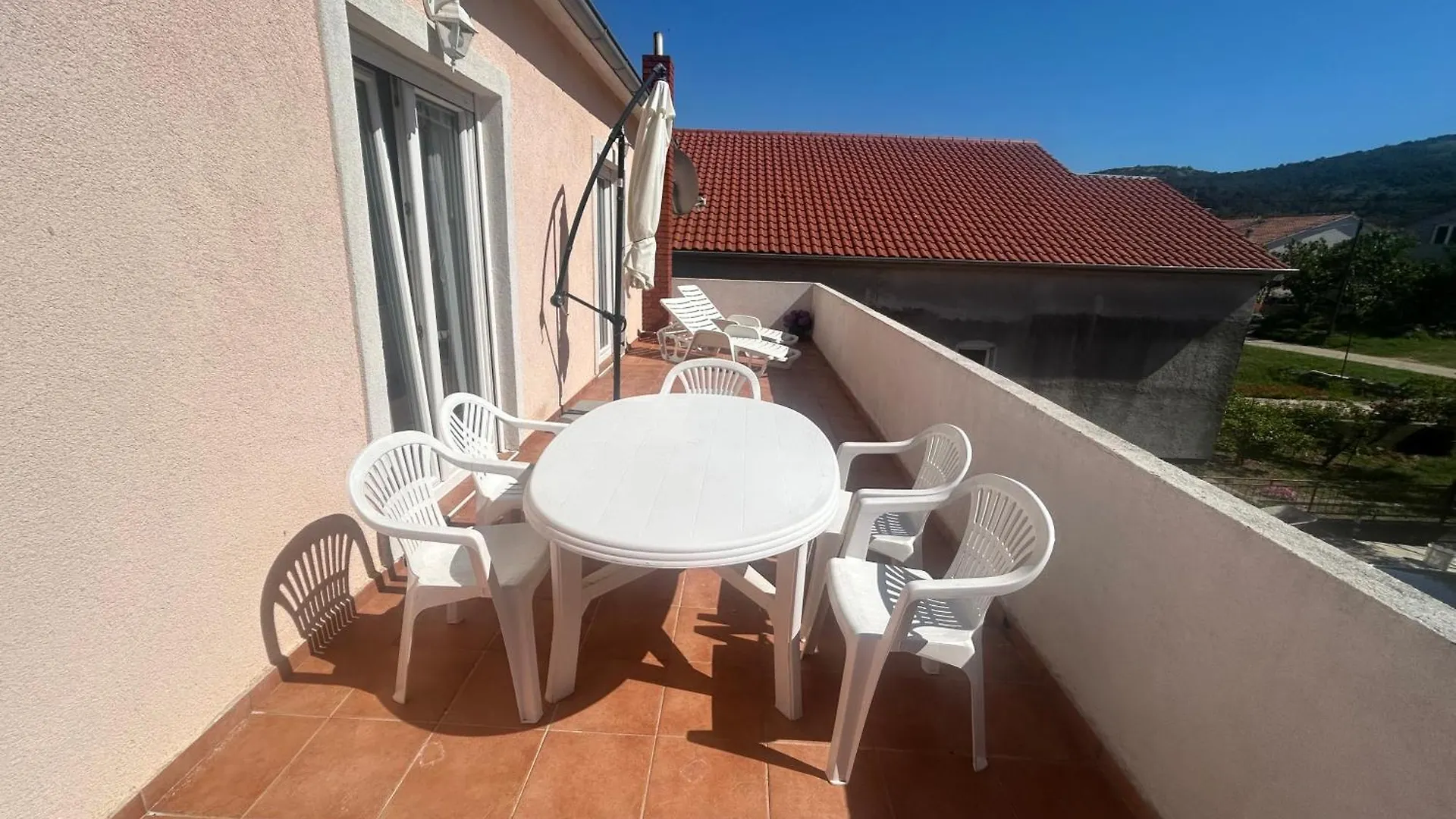 Apartmani Chiara Mrljane Apartment